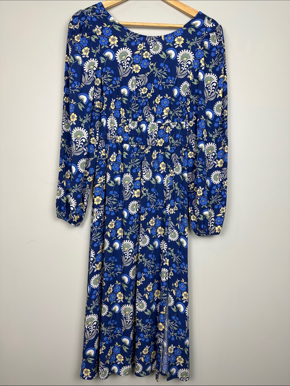 81. Springfield long sleeved floral dress maxi boho